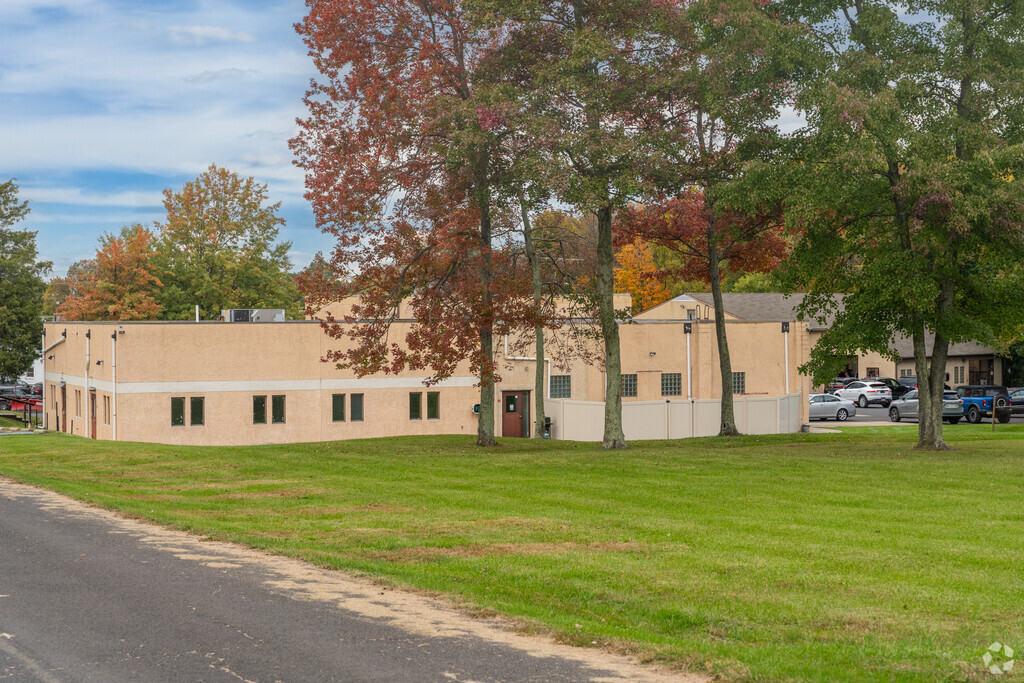 Bucks Learning Academy is a Private school serving grades 9-12 in Warrington.
