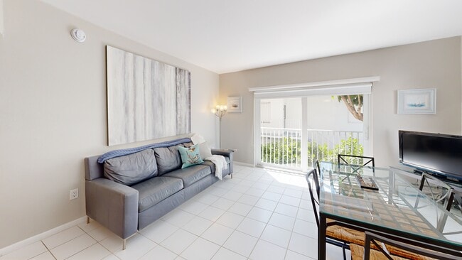 341 N Birch Rd unit 216, Fort Lauderdale, FL 33304 - photo 2