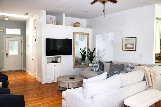 82 Mark St unit ID1285919P, Destin, FL 32541 - photo 3