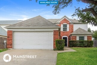 2732 Country Creek Ln, Fort Worth, TX 76123