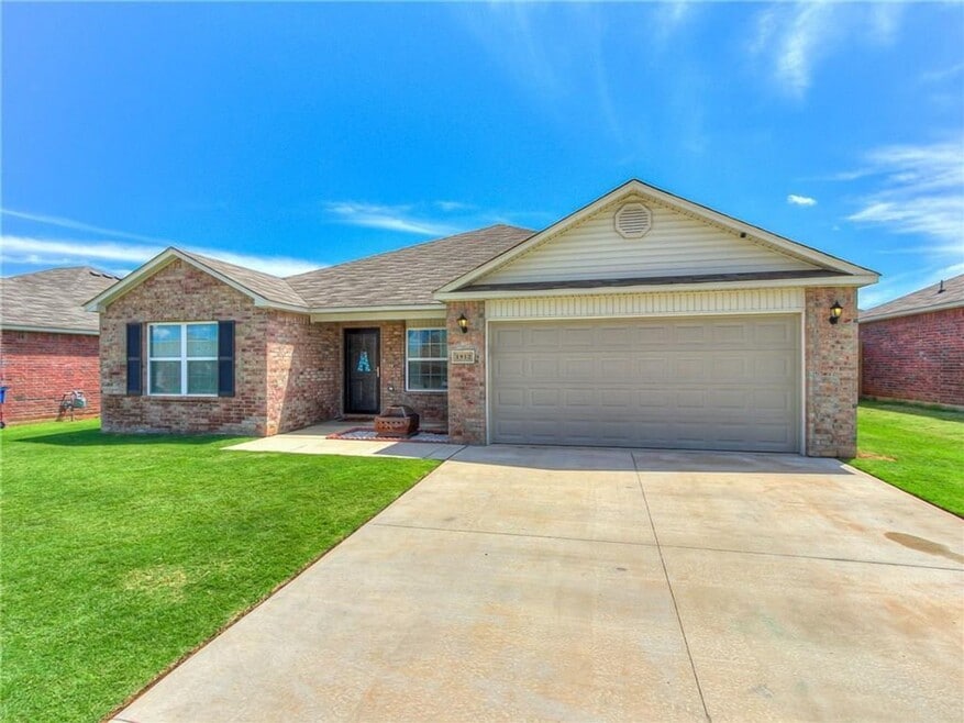 1912 W Autumn Way, Mustang, OK 73064 - photo 1