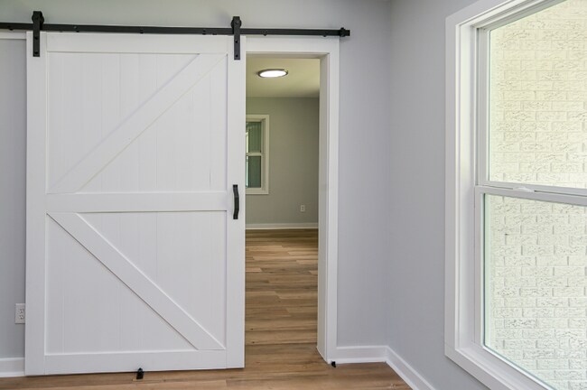 1304 Aston St, Athens, AL 35611 - photo 7