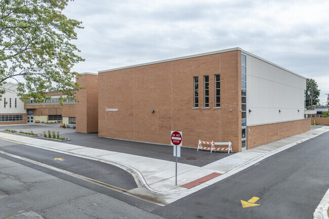 Komarek Elementary School serves grades PK, K-8.
