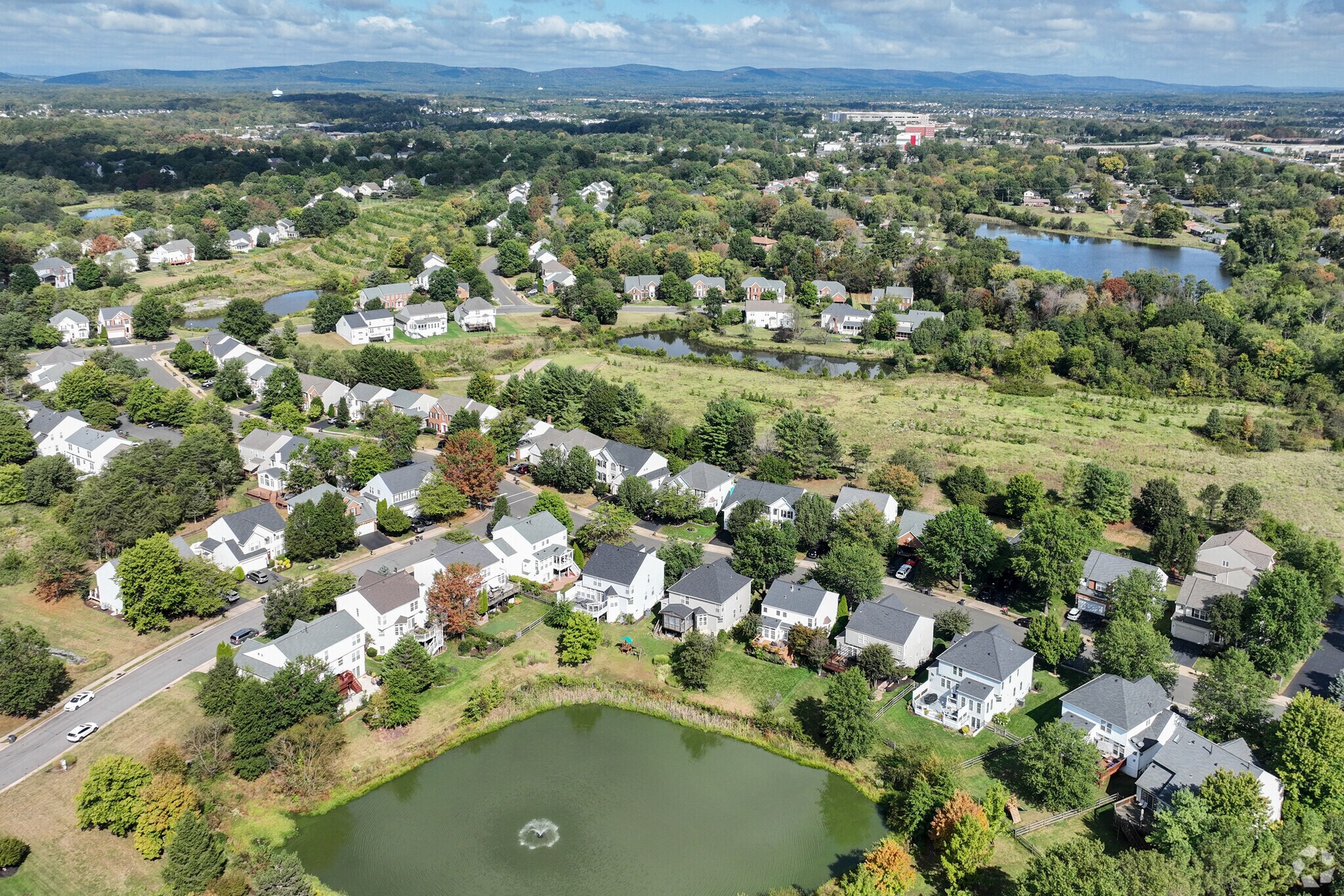 Broad Run Oaks neighborhood is a great place to live, work and play.