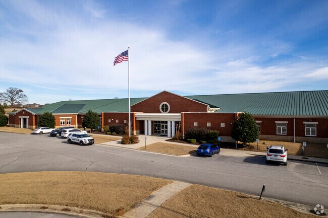 Mt Carmel Elementary School is a public pre K through 3rd grade school in Huntsville Alabama.