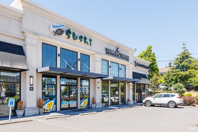 Many businesses and restaurants can be found along North Samish Way east of Sehome.