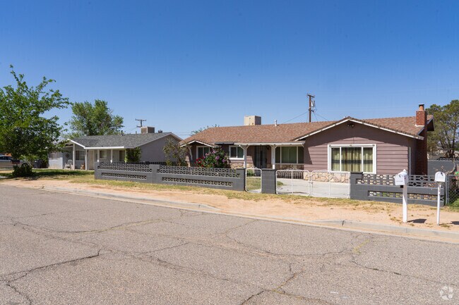 Most of the homes in Boron-Desert Lake are ranch style with moderately sized yards.