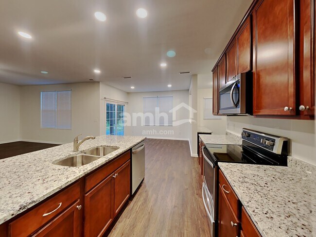 6605 Shooting Star Dr, Whitestown, IN 46075 - photo 4