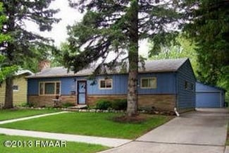 1825 14th St S, Fargo, ND 58103