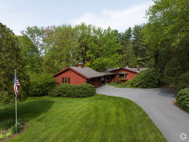 A contemporary, California style home with a sprawling lawn and a nicely laid out plan.
