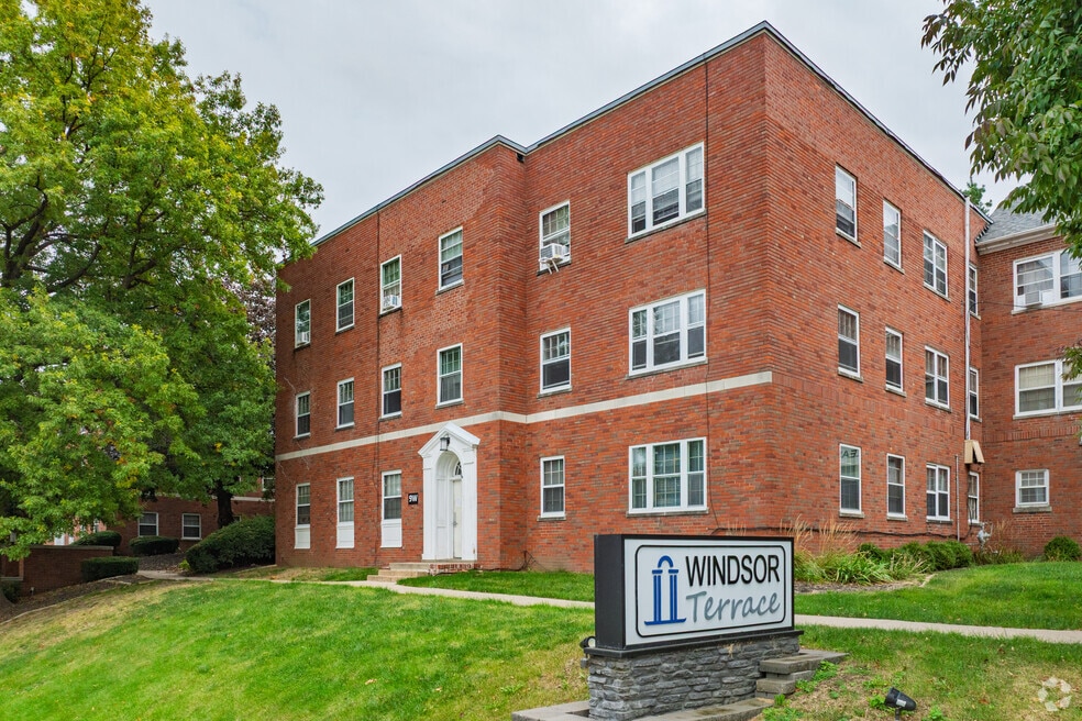 Windsor Terrace Apartments, Des Moines, IA 50312 - photo 1