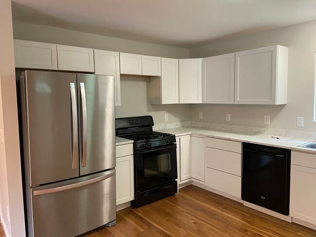 793 Robertson Dr, Brighton, MI 48116 - photo 3