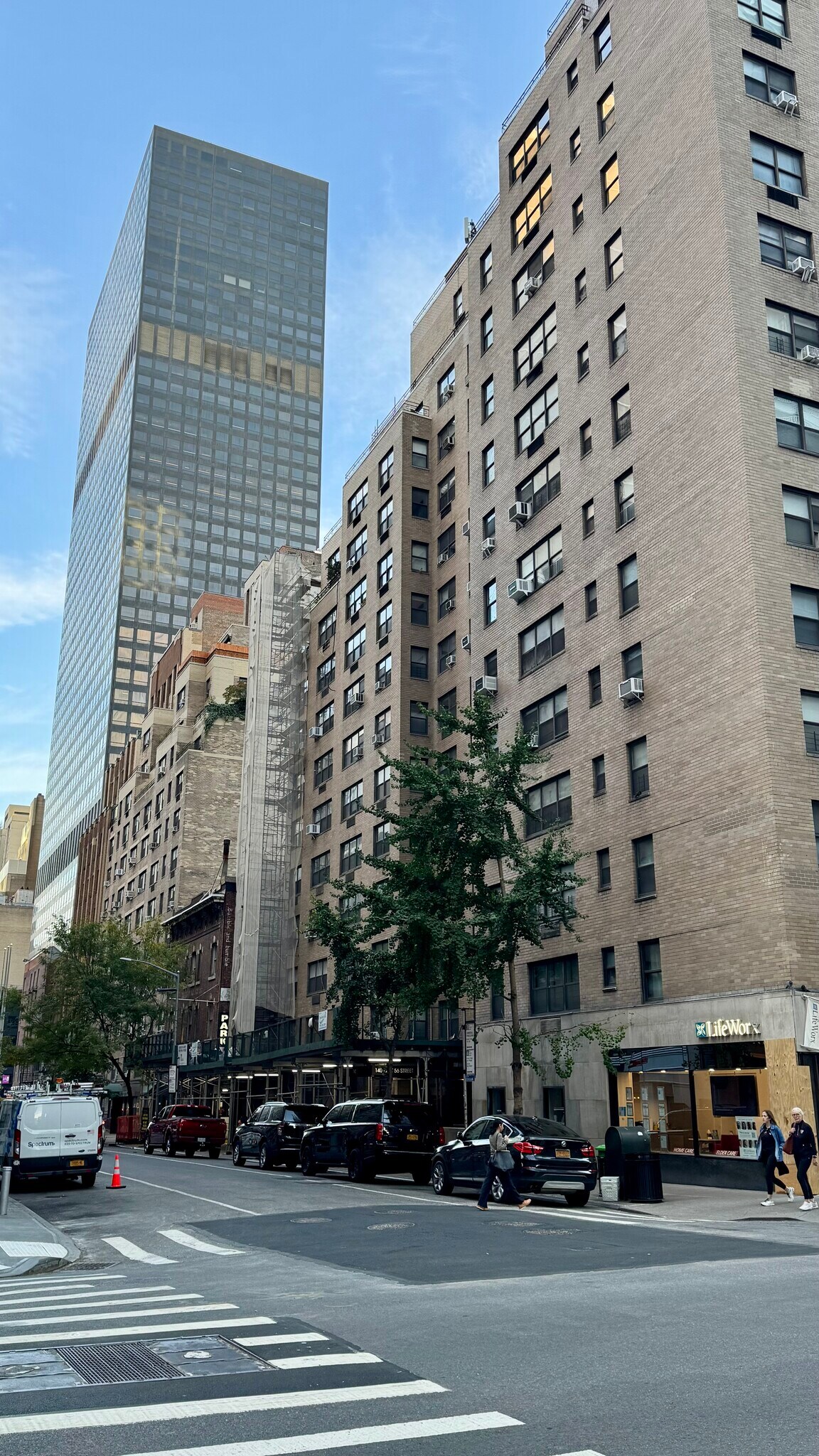 Building 140 East 56th