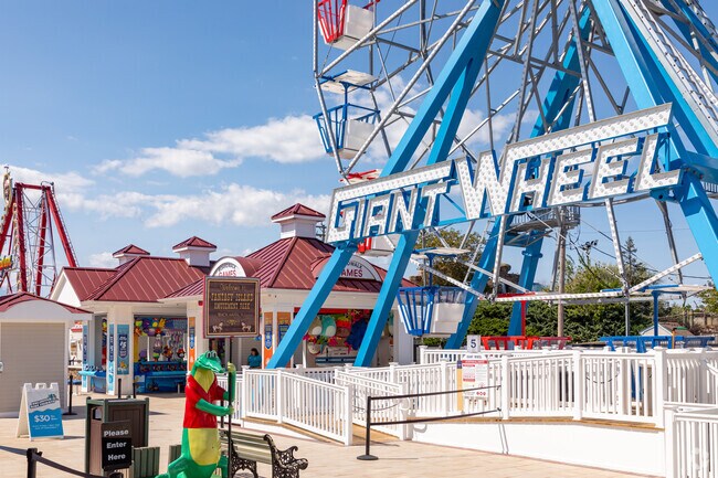 The ferris wheel at fantasy Island is a family favorite on Long Beach Island.
