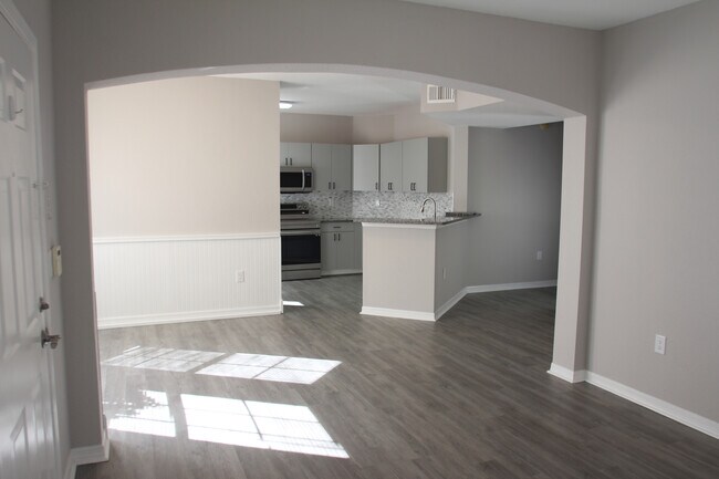 114 SW Peacock Blvd unit 114 SW Peacock Blvd, Port Saint Lucie, FL 34986 - photo 4