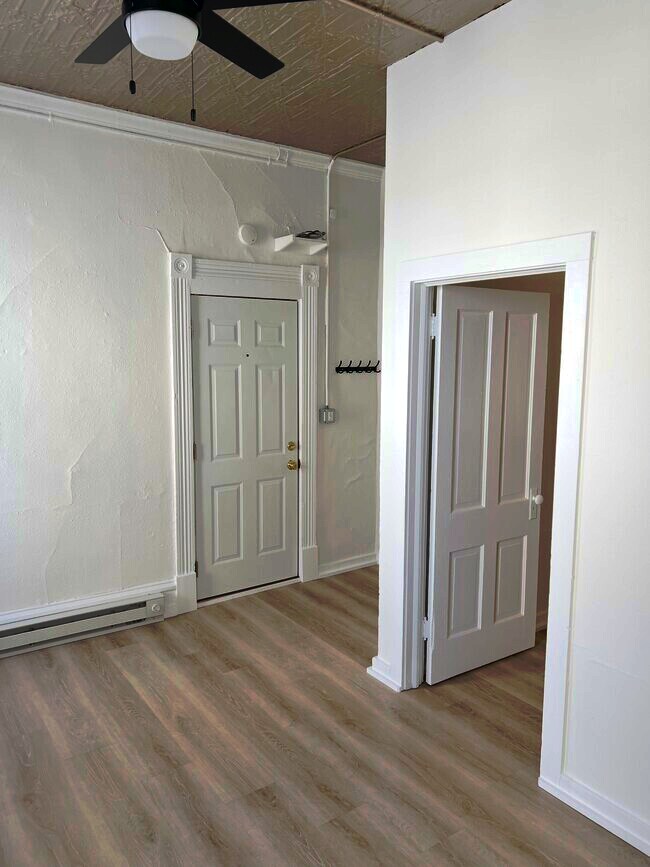 113 1/2 Main St E unit 6, Menomonie, WI 54751 - photo 7