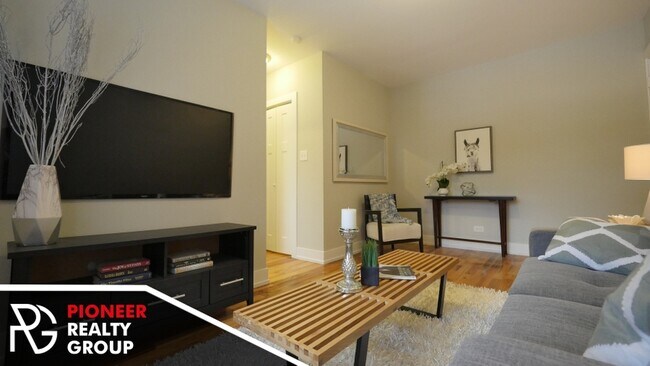 908 W George St unit 3, Chicago, IL 60657 - photo 4