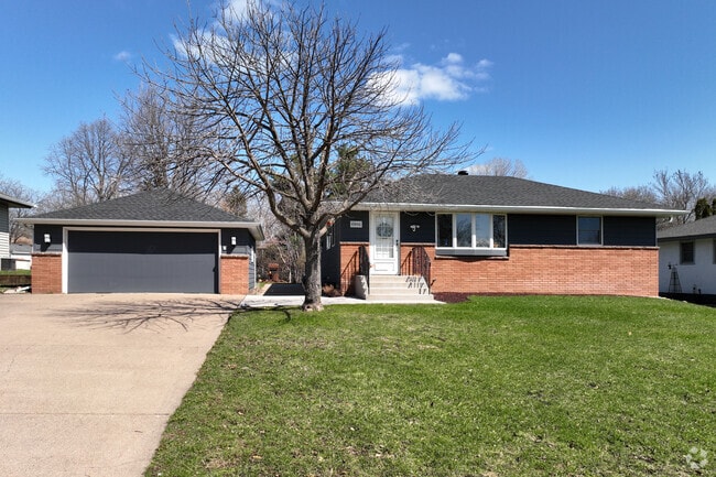 Arden Hills borders I-694 for easy access to both downtowns.