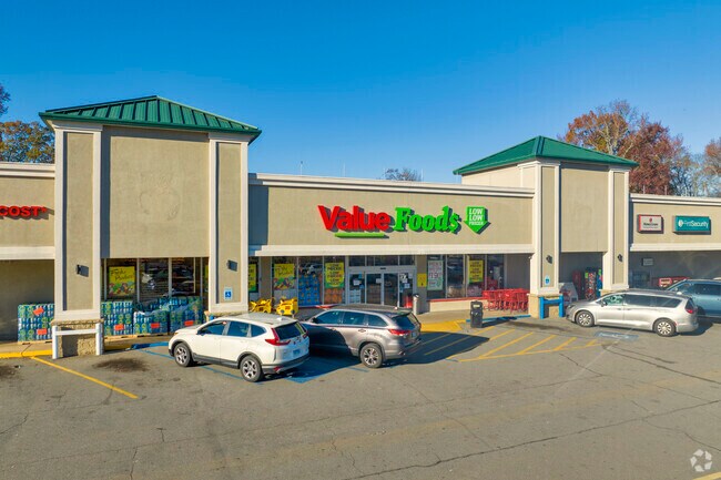 Salem area homeowners can grab fresh produce and groceries from their local Value Foods.