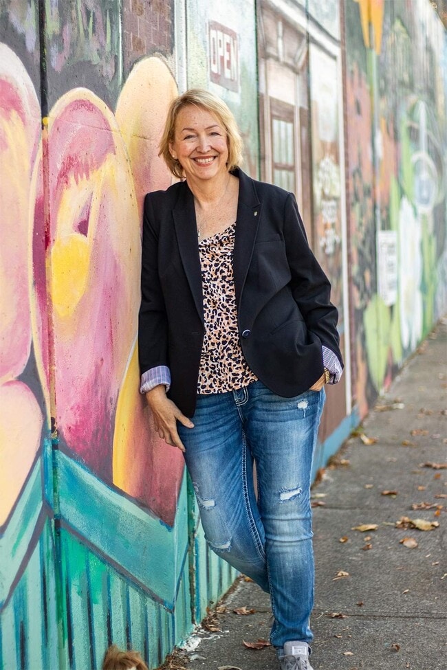 Elizabeth Schottle