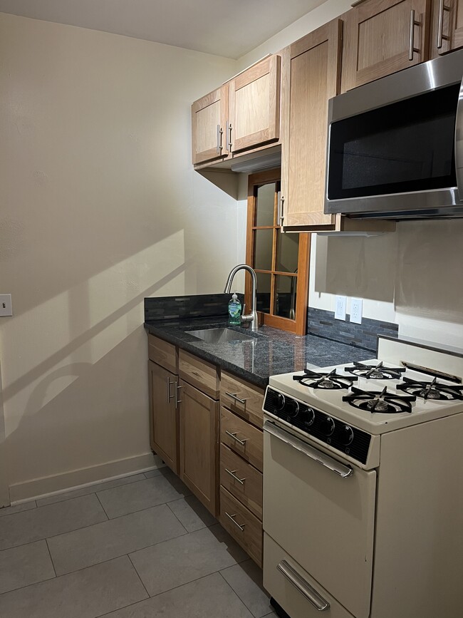 New kitchen installed 2022