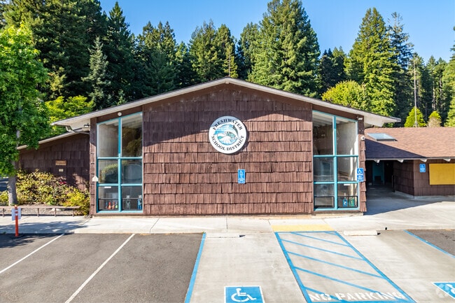 Freshwater Elementary School is a highly rated school.