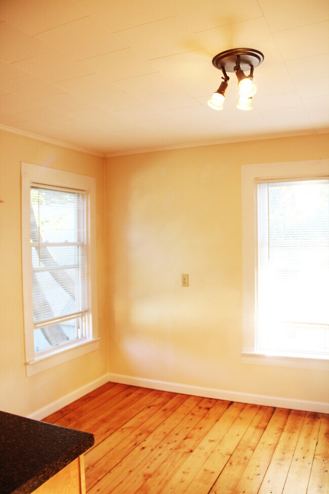 145 N Union St unit 2, Burlington, VT 05401 - photo 6