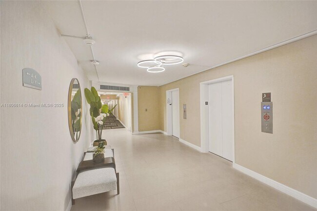 5600 Collins Ave unit 5C, Miami Beach, FL 33140 - photo 7