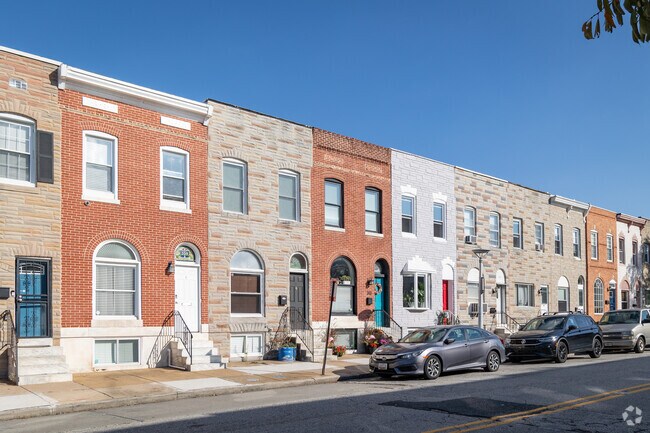 Homes iBaltimore Highlands are two-storied rowhouses featuring stone or red brick facades.