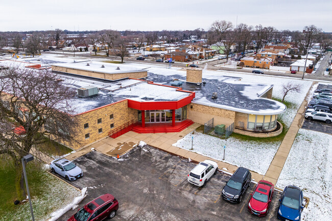 Holmes Elementary School is located in Harvey.