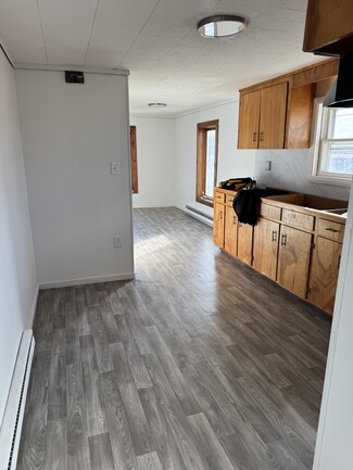 24 Delaware St Unit Apartment B, Rouses Point, NY 12979