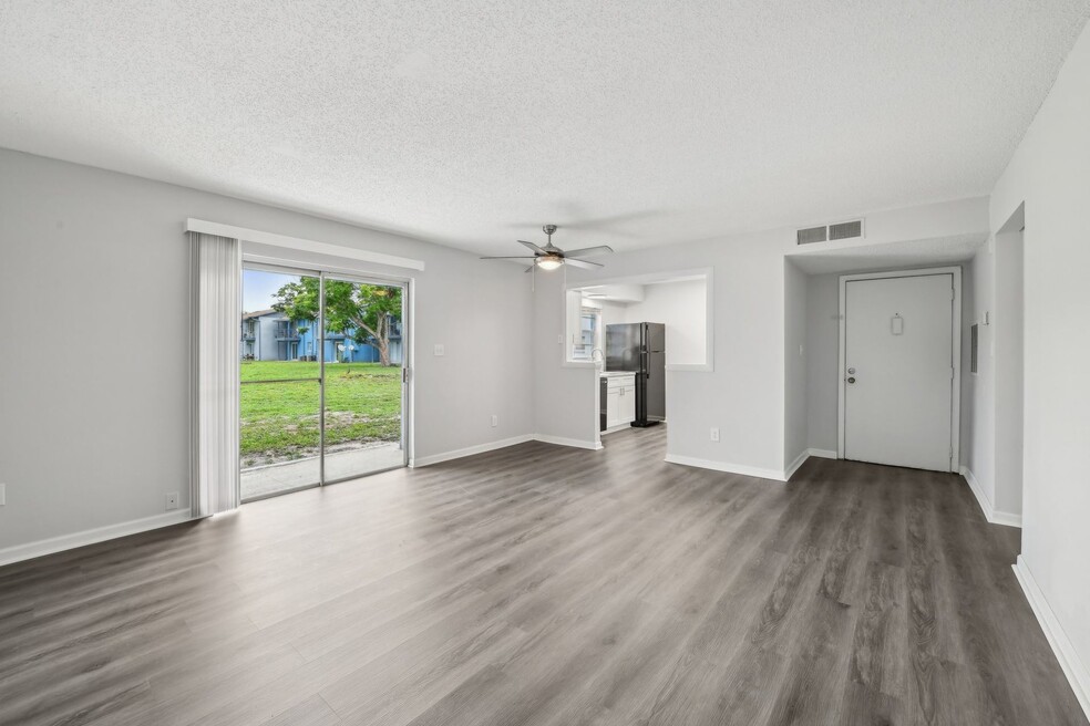 Roselea Manor Apartments, Sanford, FL 32773 - photo 1