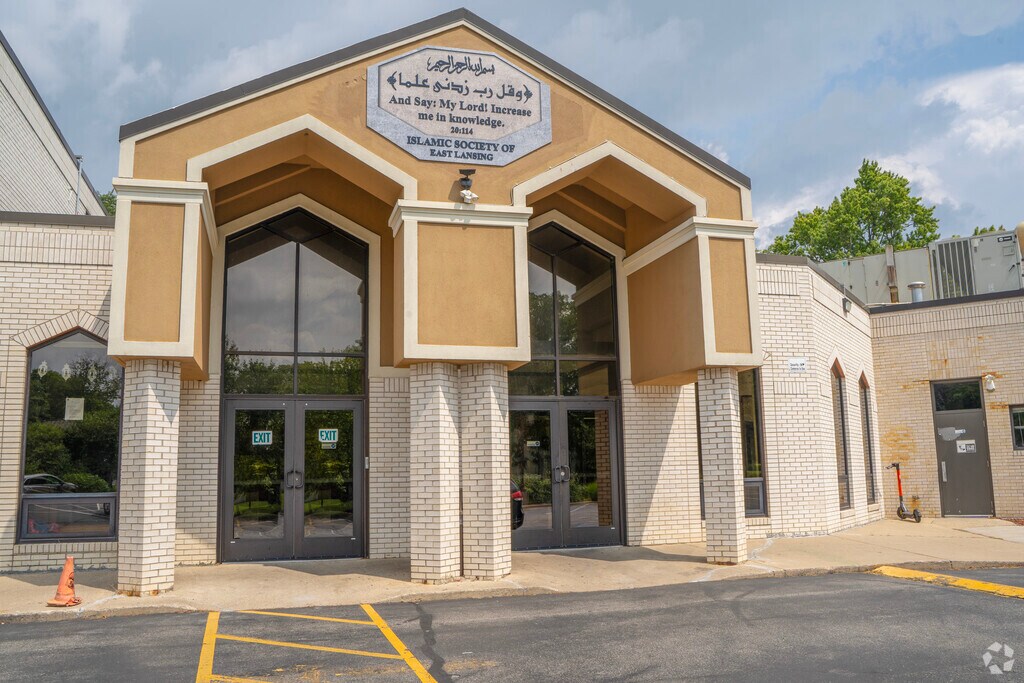 The Greater Lansing Islamic School is a private, PreK-8 school founded in 1996 in East Lansing.