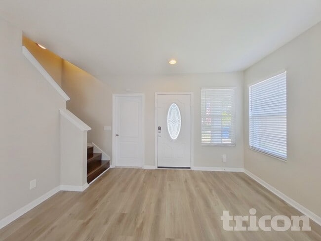 10645 Navigation Dr, Riverview, FL 33579 - photo 2