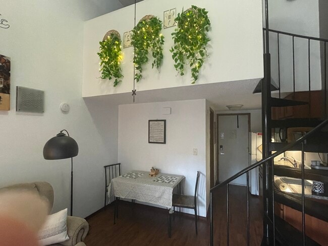 803 W Springfield Ave unit J, Champaign, IL 61820 - photo 4