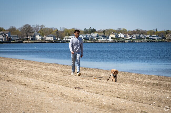 Wander along Warwick Neck’s shore, where the sands of Conimicut Point Park meet the bay.