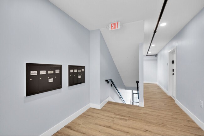 6011 Madison Rd unit 4, Cincinnati, OH 45227 - photo 3