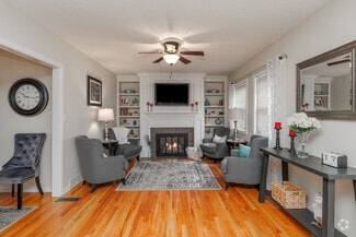 460 S Main St, North Syracuse, NY 13212