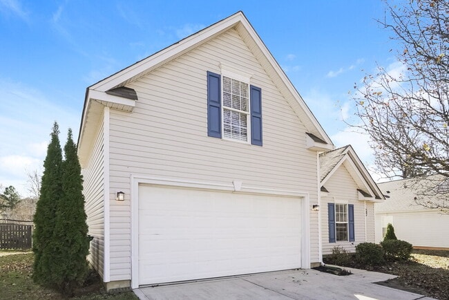 8224 Fox Swamp Rd, Charlotte, NC 28215 - photo 4