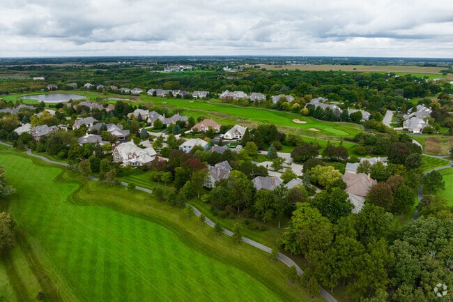 Ivanhoe is home to the Ivanhoe Golf Club, a private golf course with single family residences.