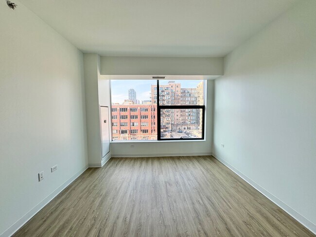 821 W Van Buren St unit 2, Chicago, IL 60607 - photo 3