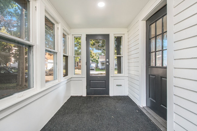 1036 Park St SW, Grand Rapids, MI 49504 - photo 3