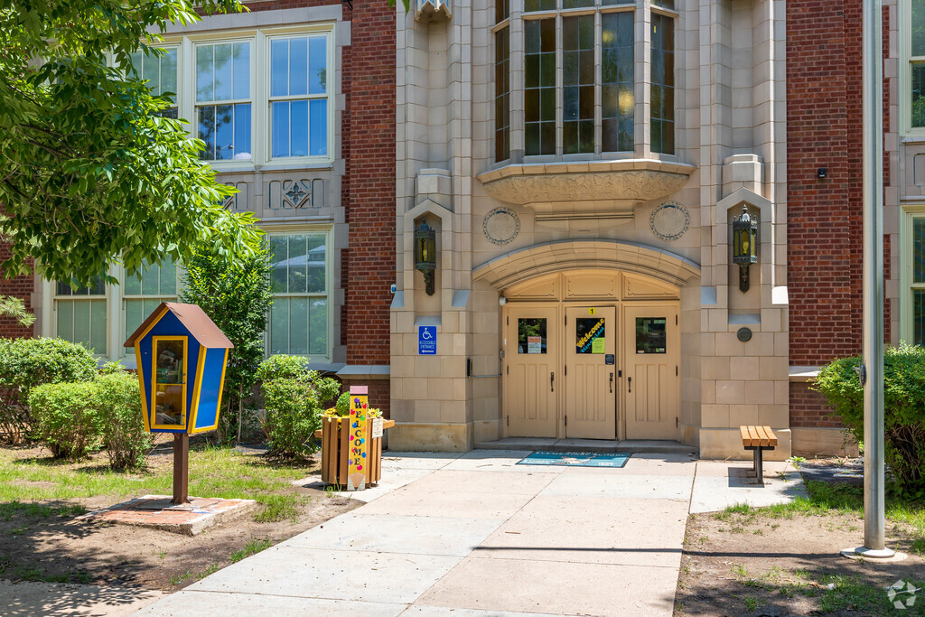 Edison Elementary School was named after a contemporary inventor Thomas Alva Edison.