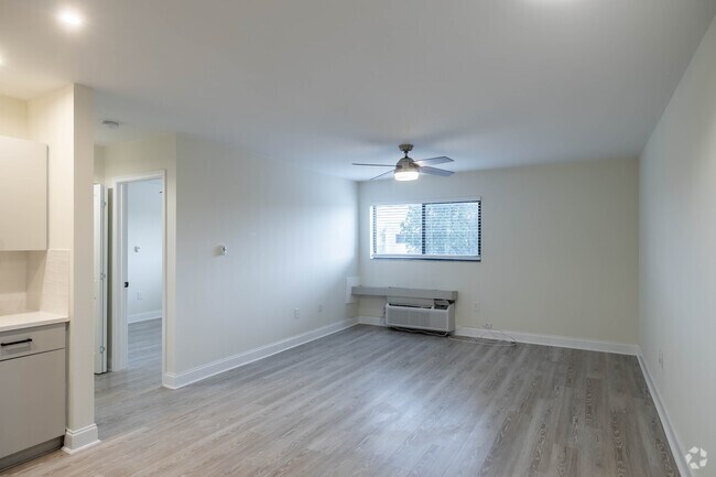 1 BR, 1 BA - 509SF