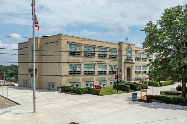 Saint Clairsville Middle School is the best place for young Red Devil's.