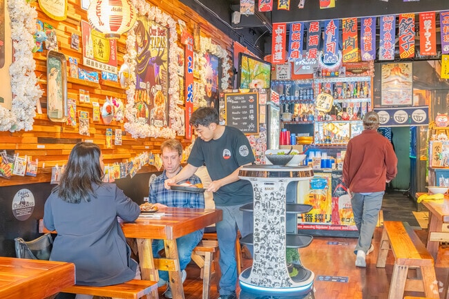 You don’t have to go far in Garden Home-Whitford for a great local bite to eat.