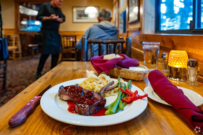 Fine dining is found in mammoth Lakes at The Mogul with dishes like elk chops.