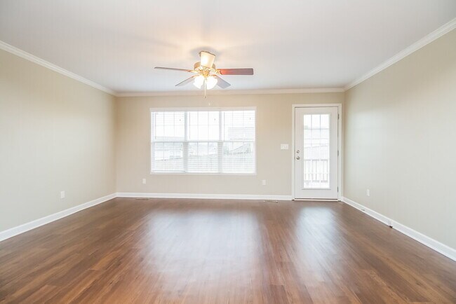 2003 Vancroft Cir, Spring Hill, TN 37174 - photo 4