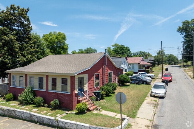 Find a unique home in Central Pratt.