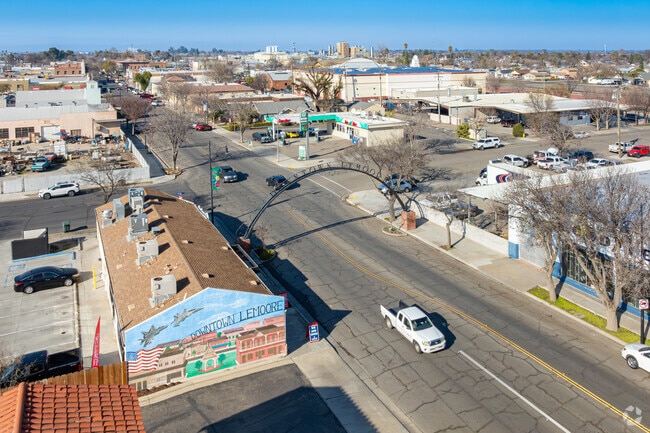 A beautiful mural and archway welcome visitors to downtown Lemoore.